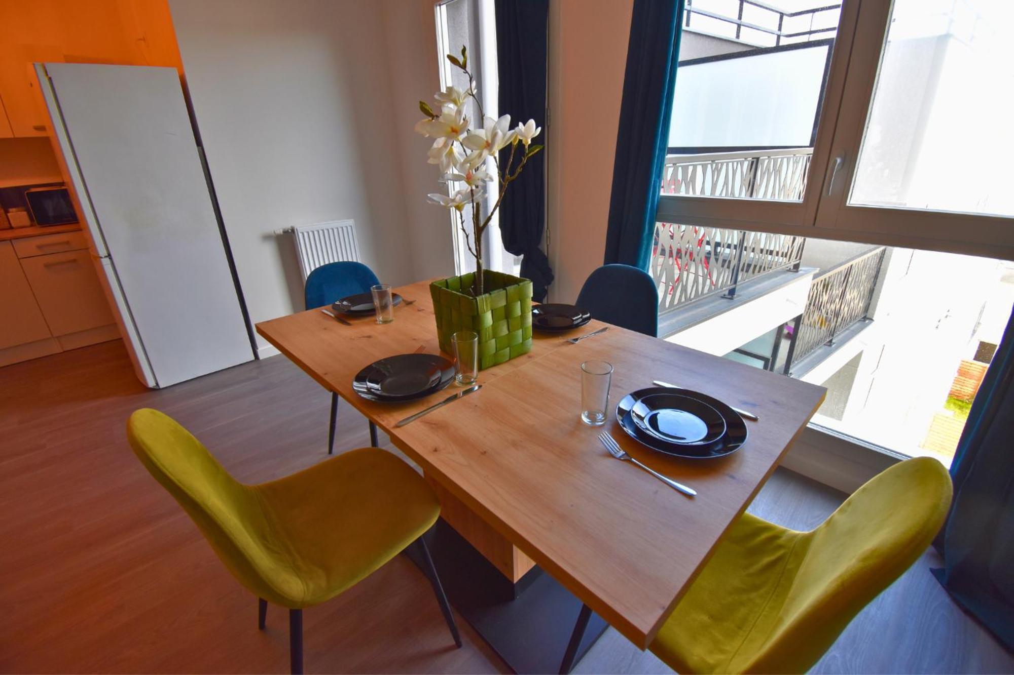 Echo Parisien Apartment โอแบวีลีเย ภายนอก รูปภาพ